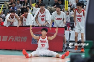 小李广！张淳智10中8高效贡献全队最高24分 三分7中6