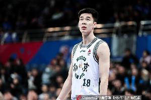 媒体人：同曦向郭昊文开出三年D类年薪600万的顶薪合同