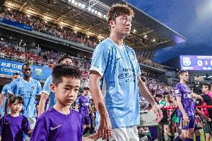 记者：新鹏城明日将官宣一名28岁后腰加盟，顶替张晓彬离队空缺