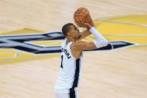 文班亚马顶薪提前续约合同细节：起薪4350万 最后一年5742万