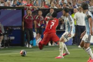 FIFA官网解释恩博洛第二黄：假摔，VAR经审查后推翻帕雷德斯黄牌